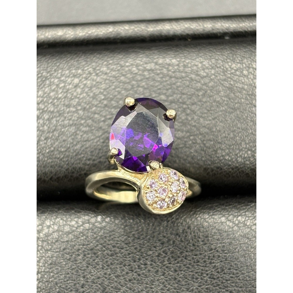 EUC Sterling Silver Purple Cubic Zirconia Ring 4 Grams Size 6 E20